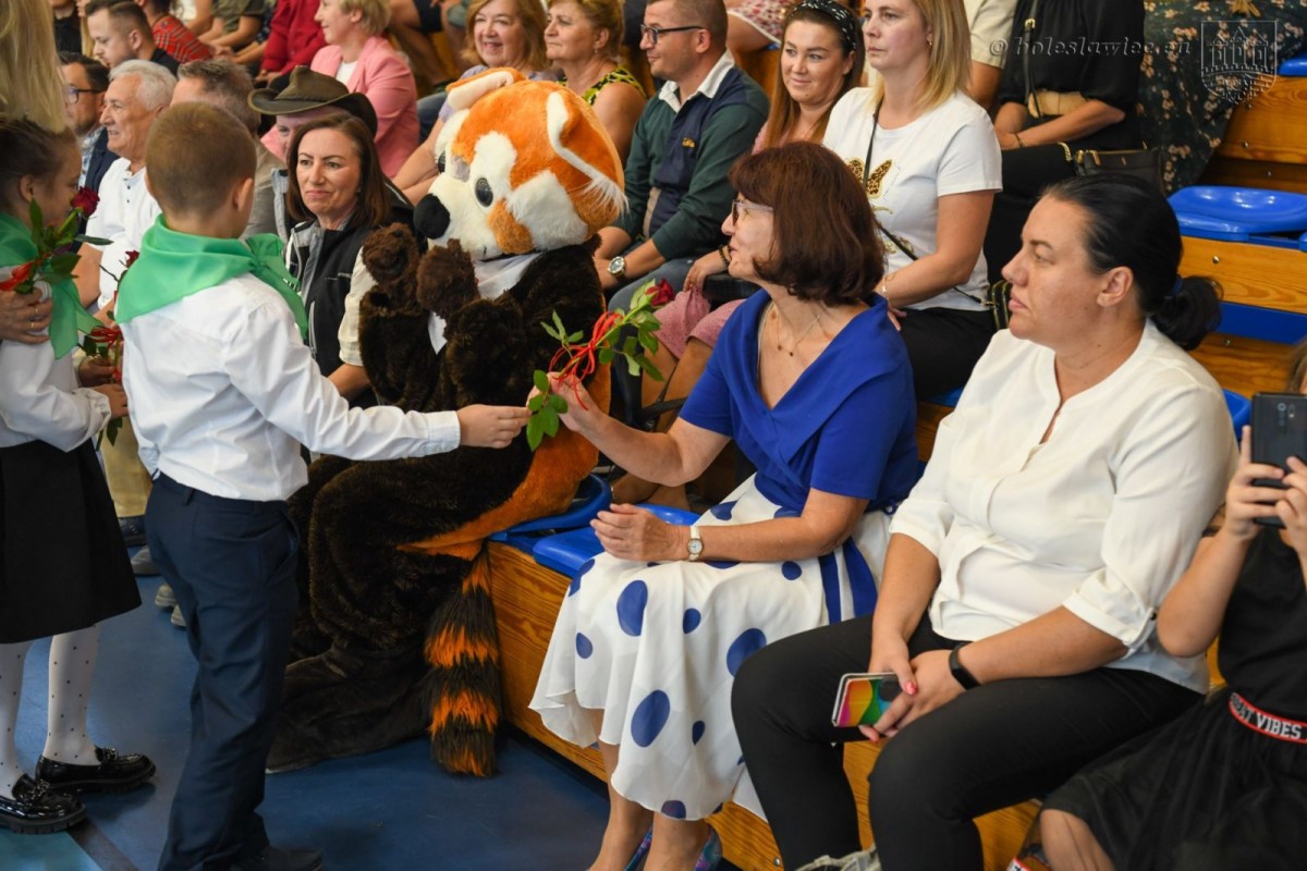 Uroczyste ślubowanie uczniów „Jedynki” w Bolesławcu