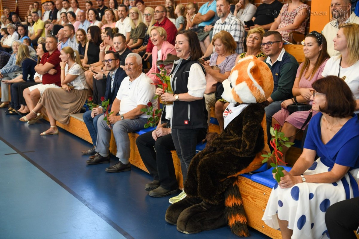 Uroczyste ślubowanie uczniów „Jedynki” w Bolesławcu