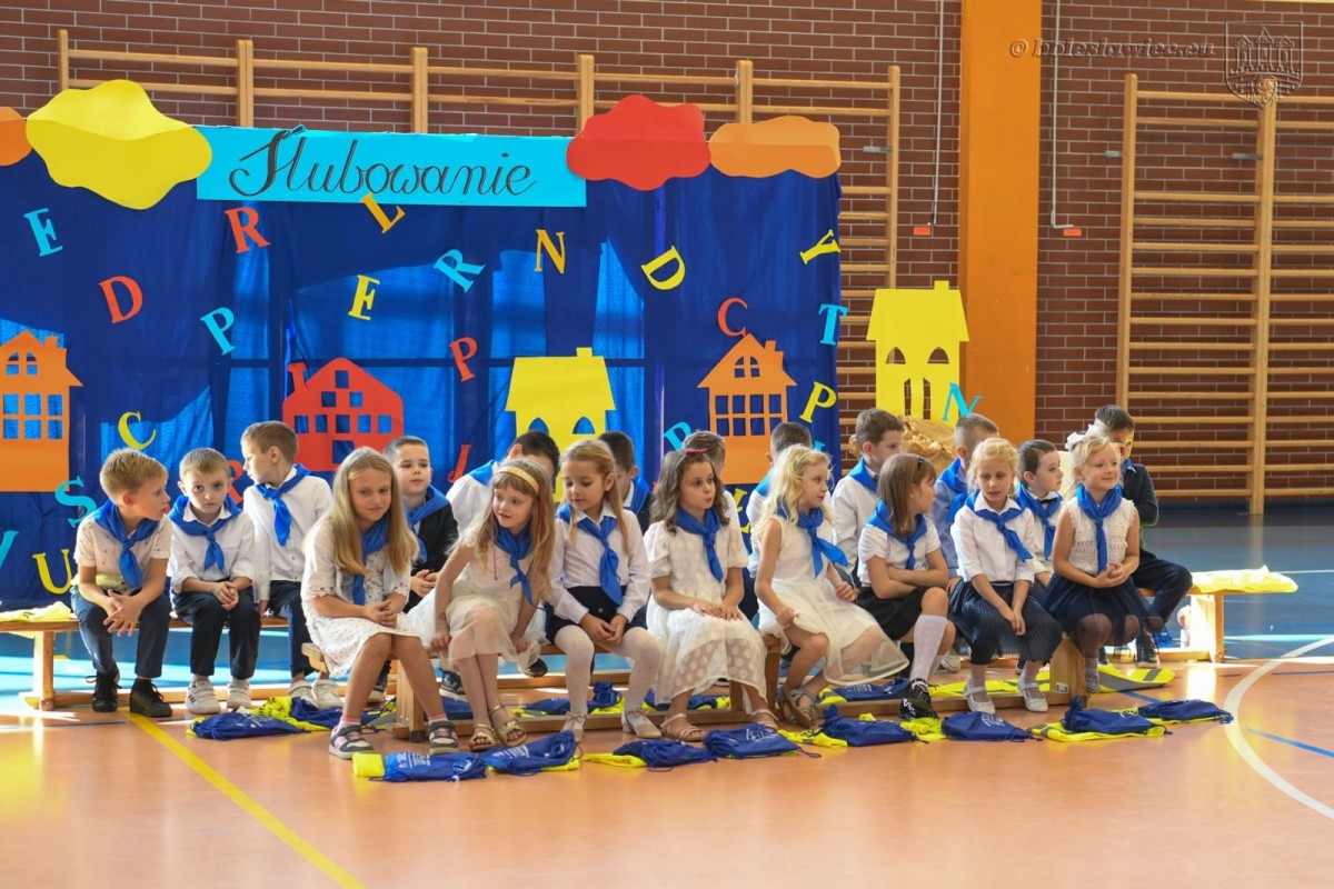 Uroczyste ślubowanie uczniów „Jedynki” w Bolesławcu