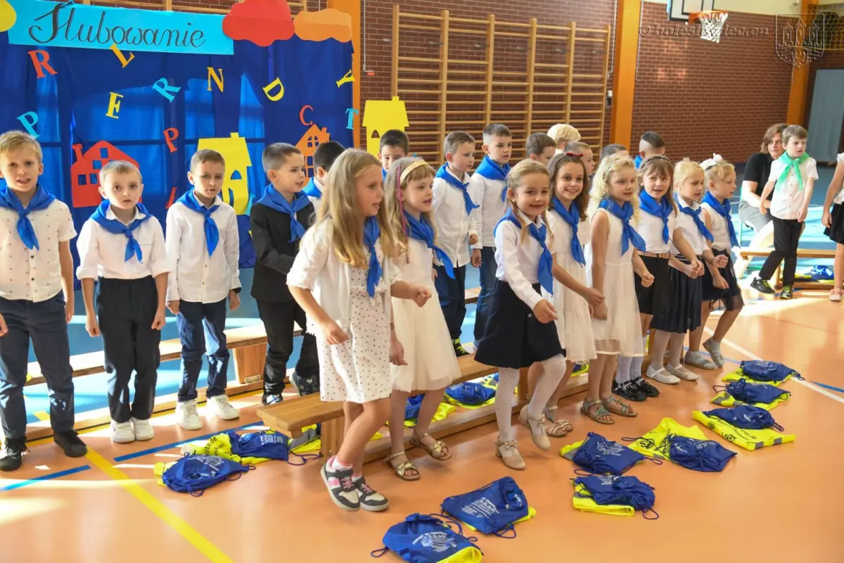 Uroczyste ślubowanie uczniów „Jedynki” w Bolesławcu