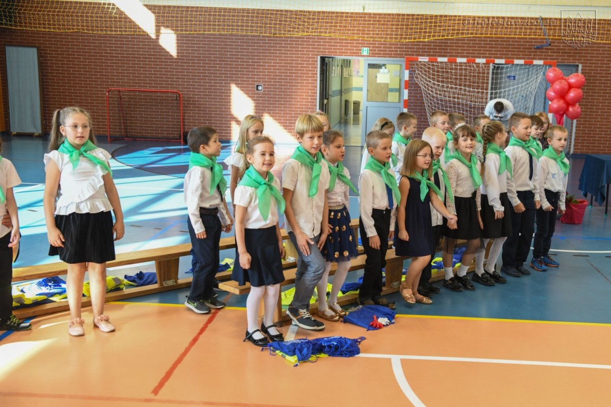 Uroczyste ślubowanie uczniów „Jedynki” w Bolesławcu