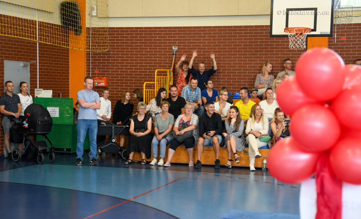 Uroczyste ślubowanie uczniów „Jedynki” w Bolesławcu