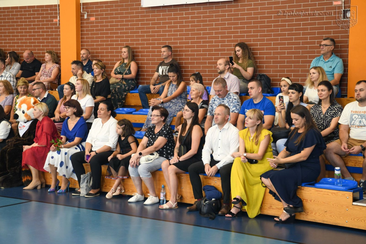 Uroczyste ślubowanie uczniów „Jedynki” w Bolesławcu