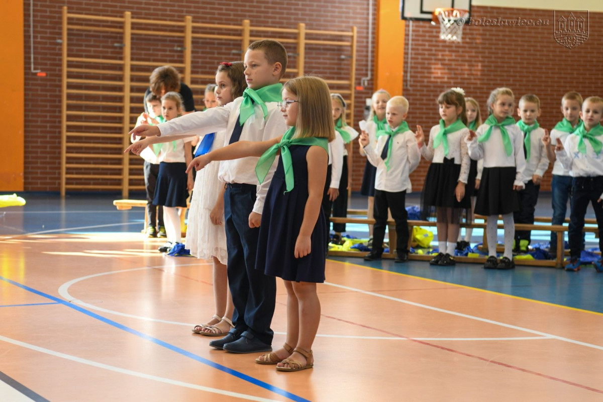Uroczyste ślubowanie uczniów „Jedynki” w Bolesławcu