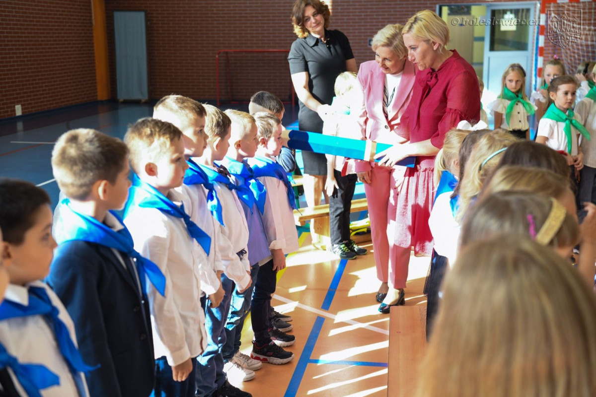 Uroczyste ślubowanie uczniów „Jedynki” w Bolesławcu