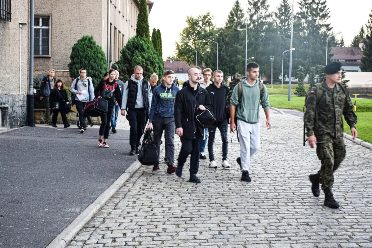 90 elewów przekroczyło mury 23 Śląskiego Pułku Artylerii w Bolesławcu