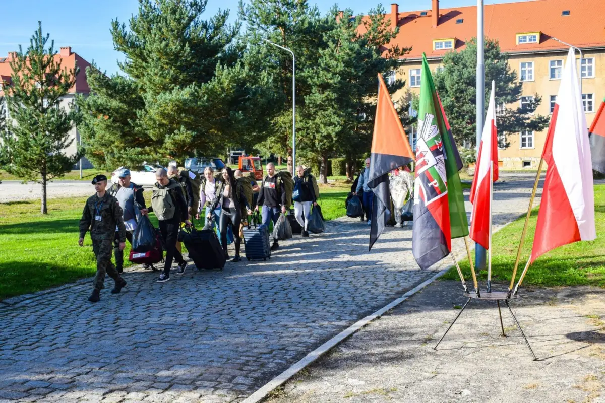 90 elewów przekroczyło mury 23 Śląskiego Pułku Artylerii w Bolesławcu