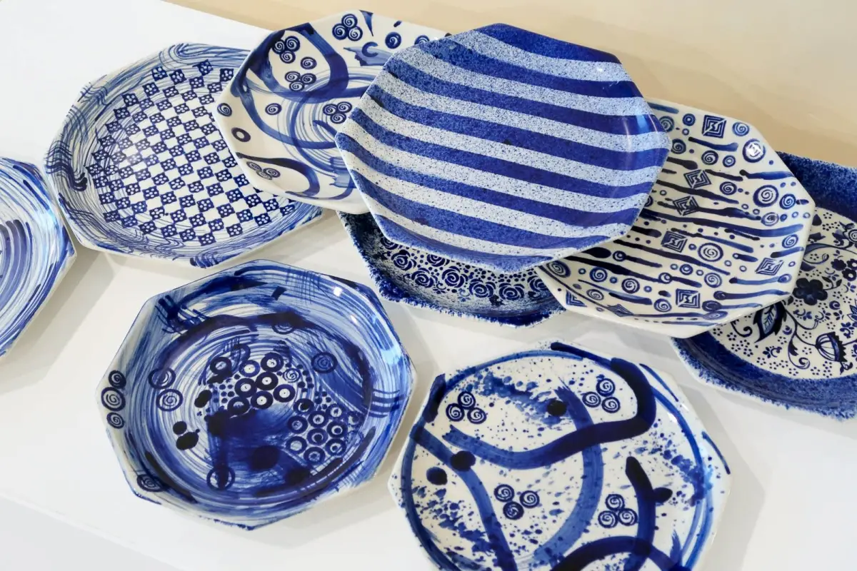 Zestaw talerzy "Blue octagon" . Autor: Natalia Dzidowska