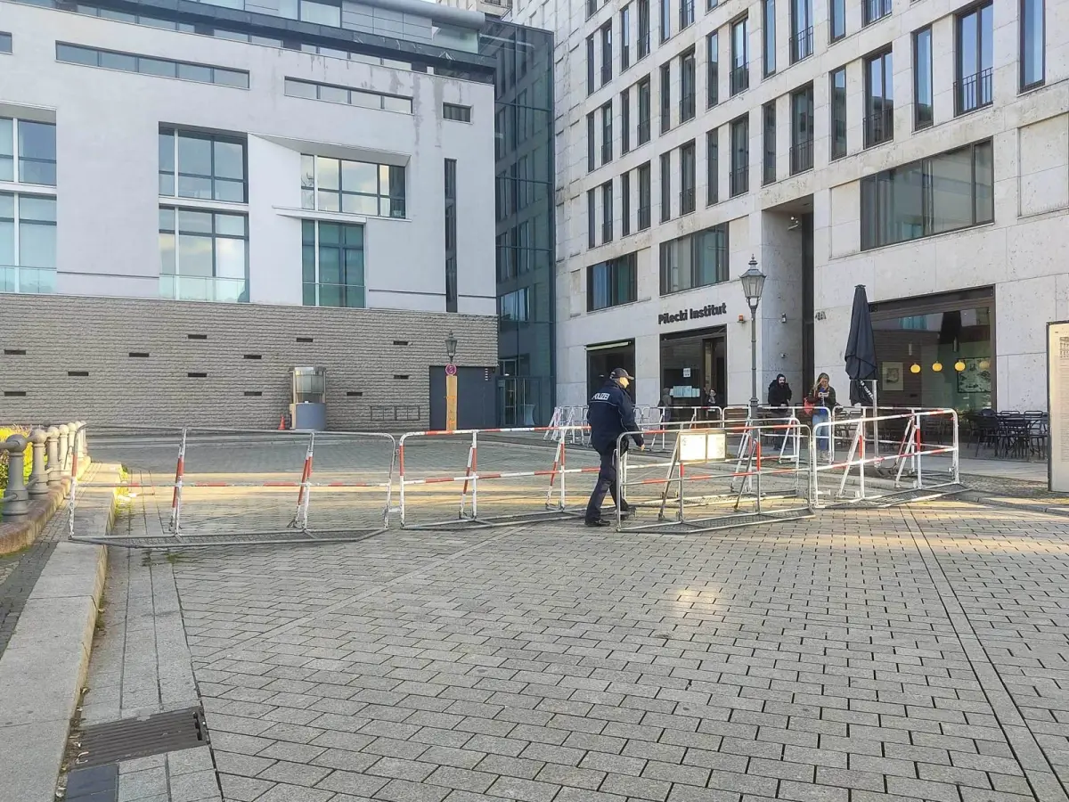 Kolejka do komisji wyborczej: Berlin 9:00