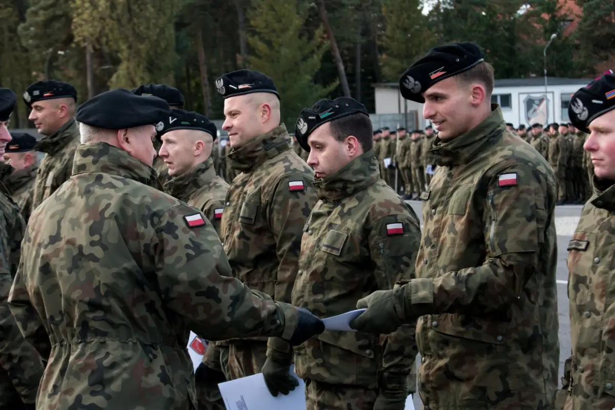 Урочисте шикування з нагоди Дня військ зв’язку та інформатики