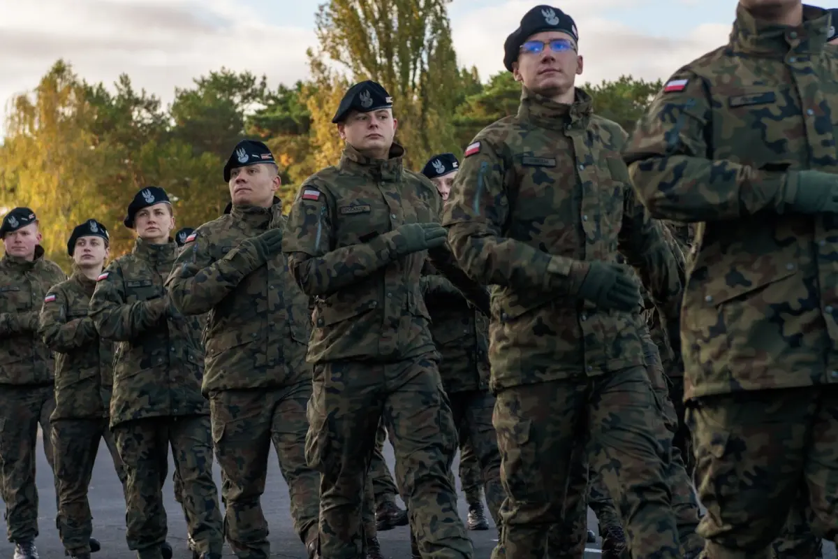 Uroczysty apel z okazji Dnia Wojsk Łączności i Informatyki