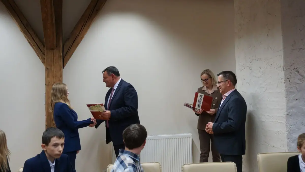 Najzdolniejsi uczniowie z gminy Nowogrodziec uhonorowani