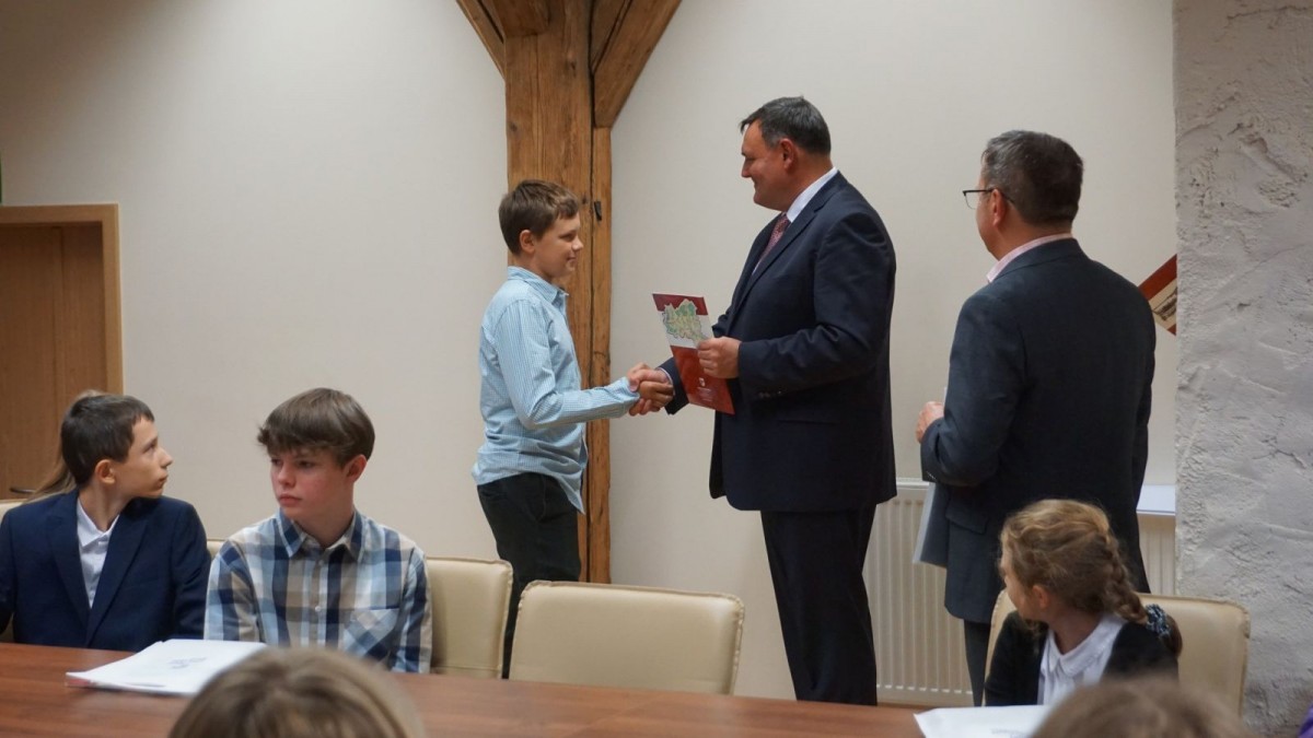 Najzdolniejsi uczniowie z gminy Nowogrodziec uhonorowani