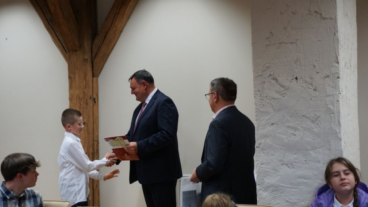 Najzdolniejsi uczniowie z gminy Nowogrodziec uhonorowani