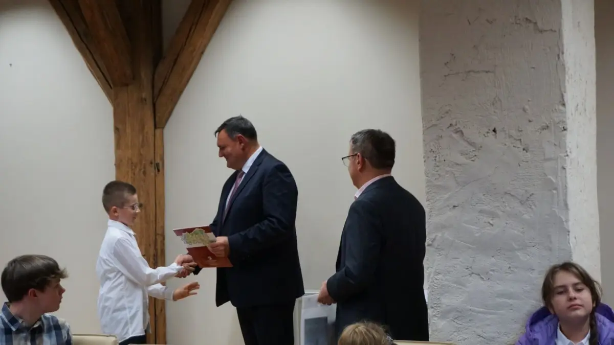 Najzdolniejsi uczniowie z gminy Nowogrodziec uhonorowani