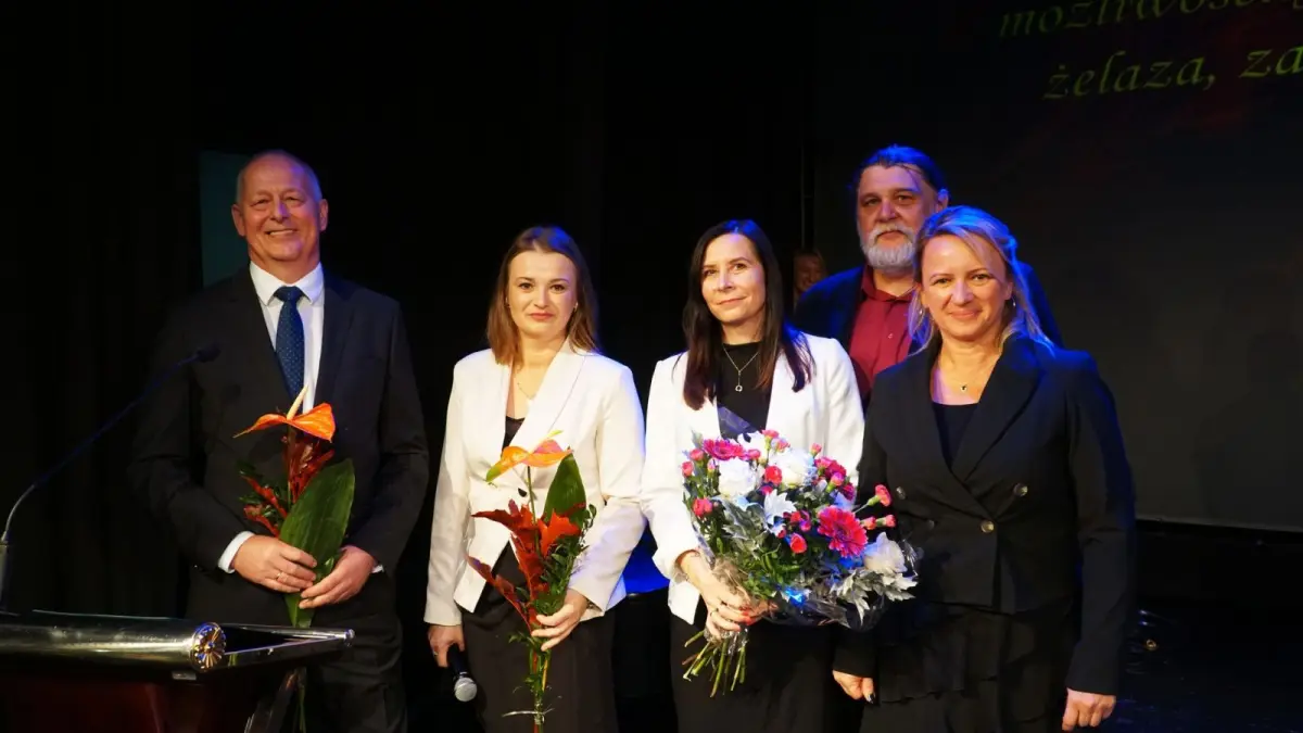 Starosta bolesławiecki Tomasz Gabrysiak nagrodził najzdolniejszych uczniów