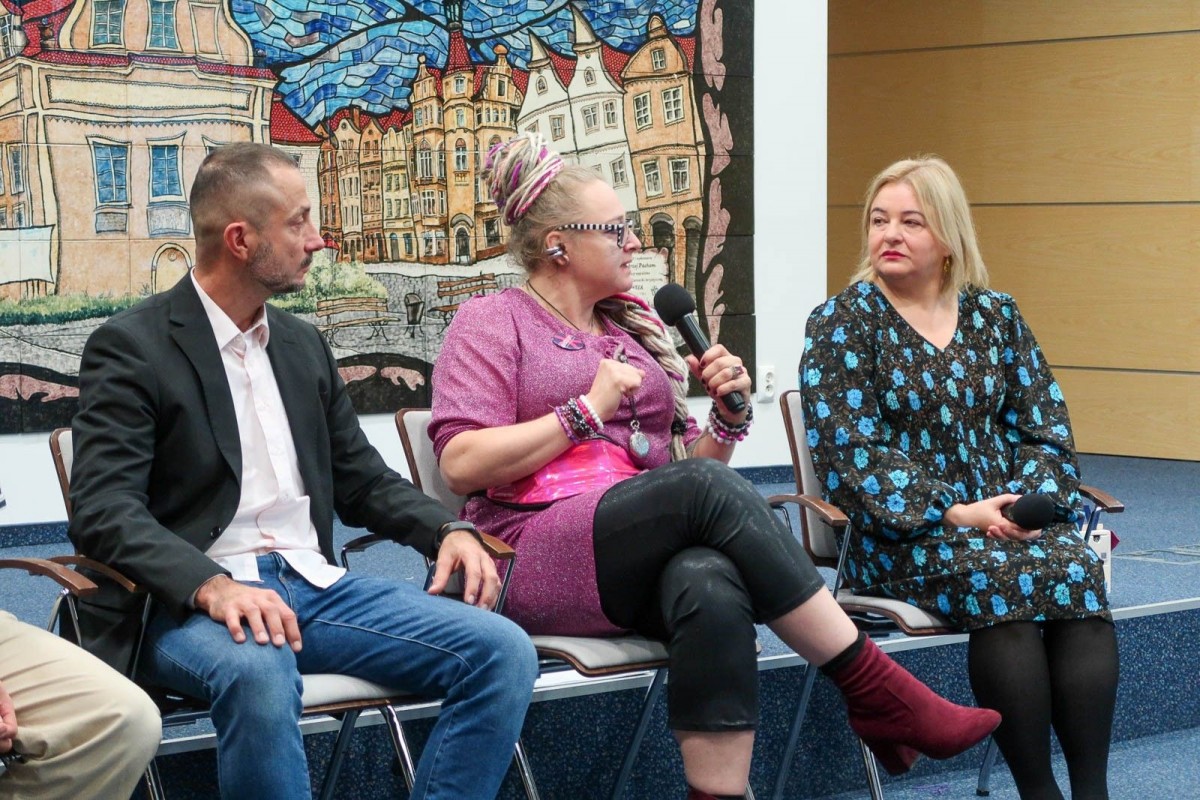 Panel dyskusyjny o uczniach i uczennicach LGBT+