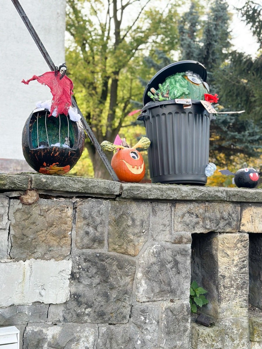 Halloweenowa wystawa w Oxpressie