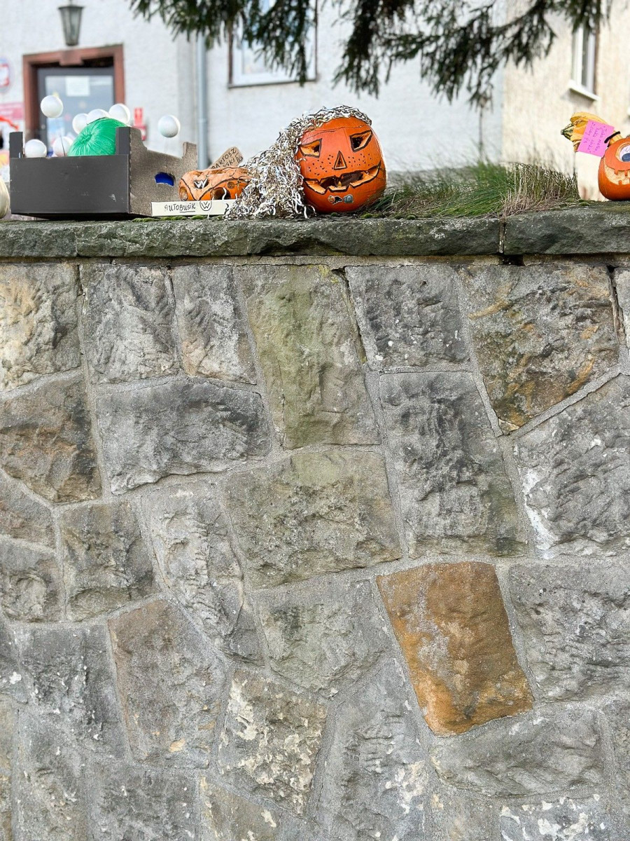 Halloweenowa wystawa w Oxpressie