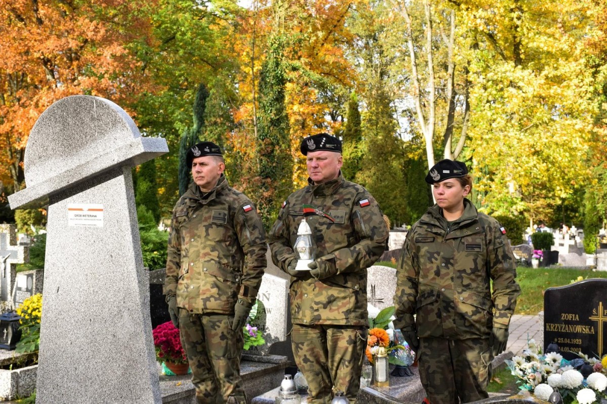 Bolesławieccy artylerzyści pamiętali o zmarłych kolegach i żołnierzach poległych na wojnie