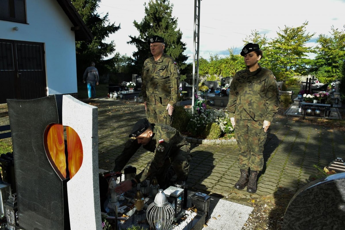 Bolesławieccy artylerzyści pamiętali o zmarłych kolegach i żołnierzach poległych na wojnie