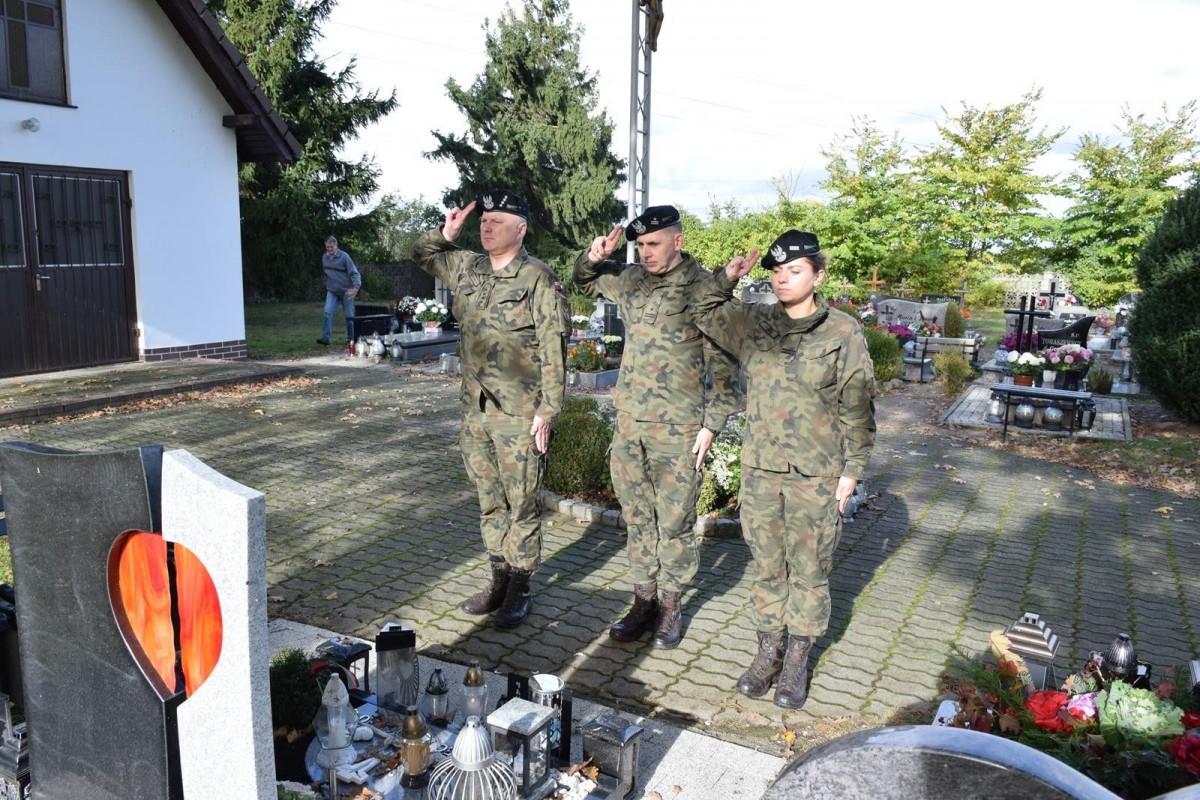 Bolesławieccy artylerzyści pamiętali o zmarłych kolegach i żołnierzach poległych na wojnie