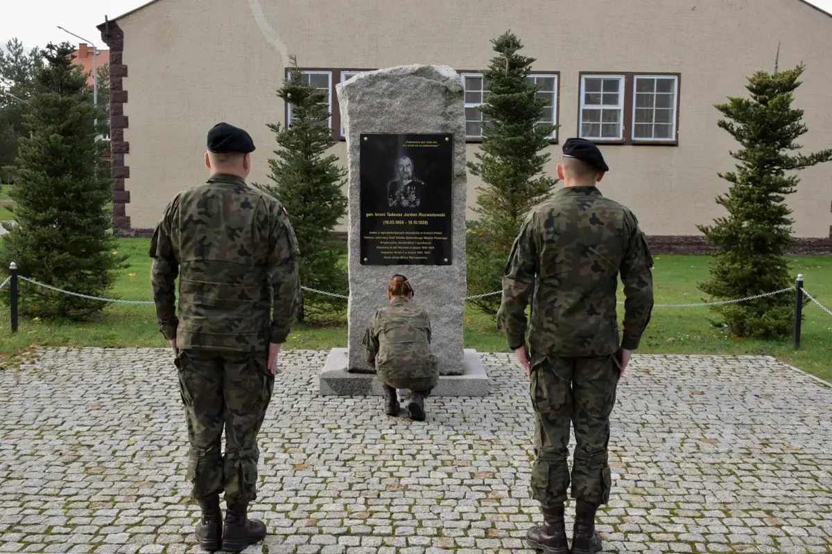 Bolesławieccy artylerzyści pamiętali o zmarłych kolegach i żołnierzach poległych na wojnie