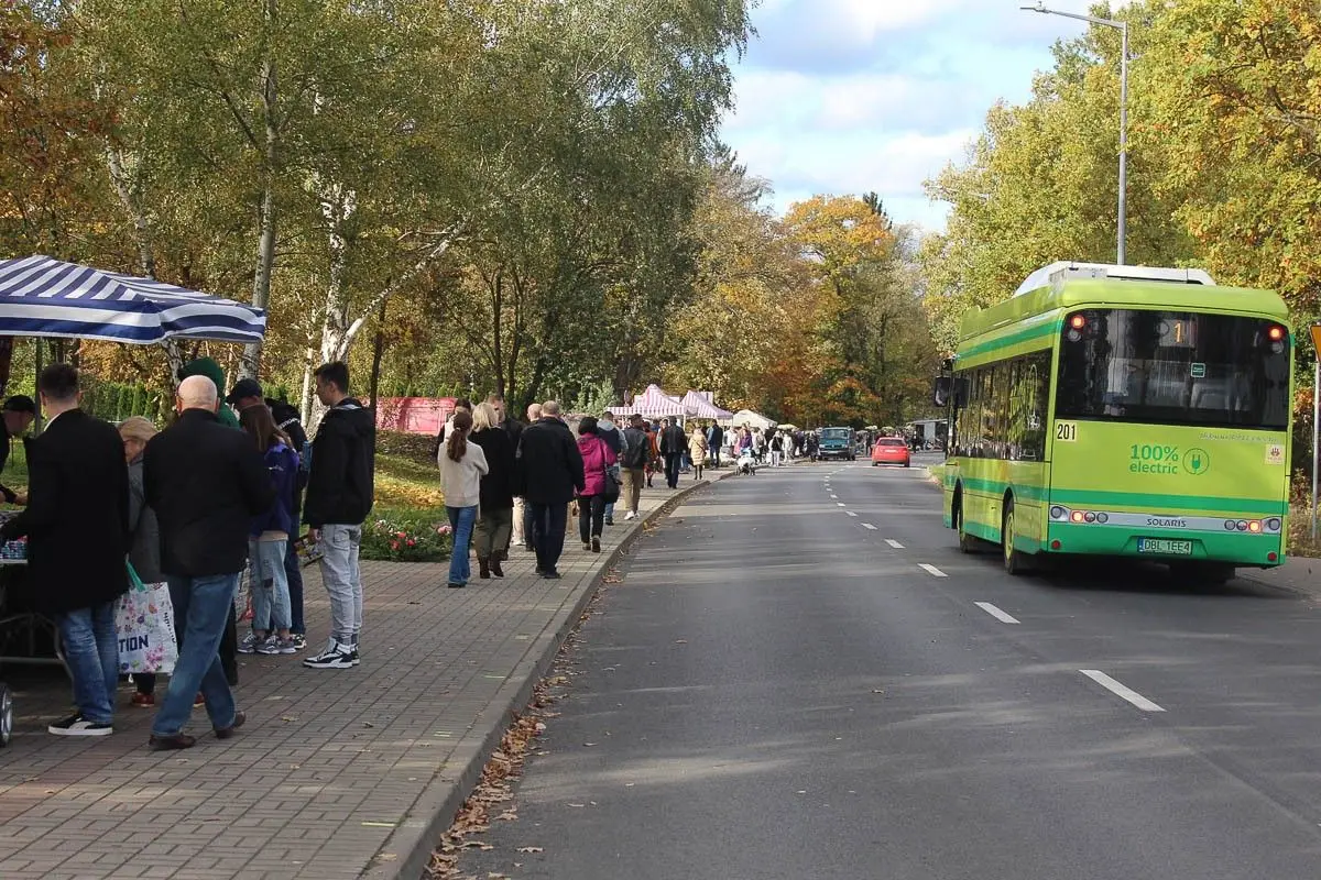 Wszystkich Świętych na cmentarzu w Bolesławcu – fotorelacja