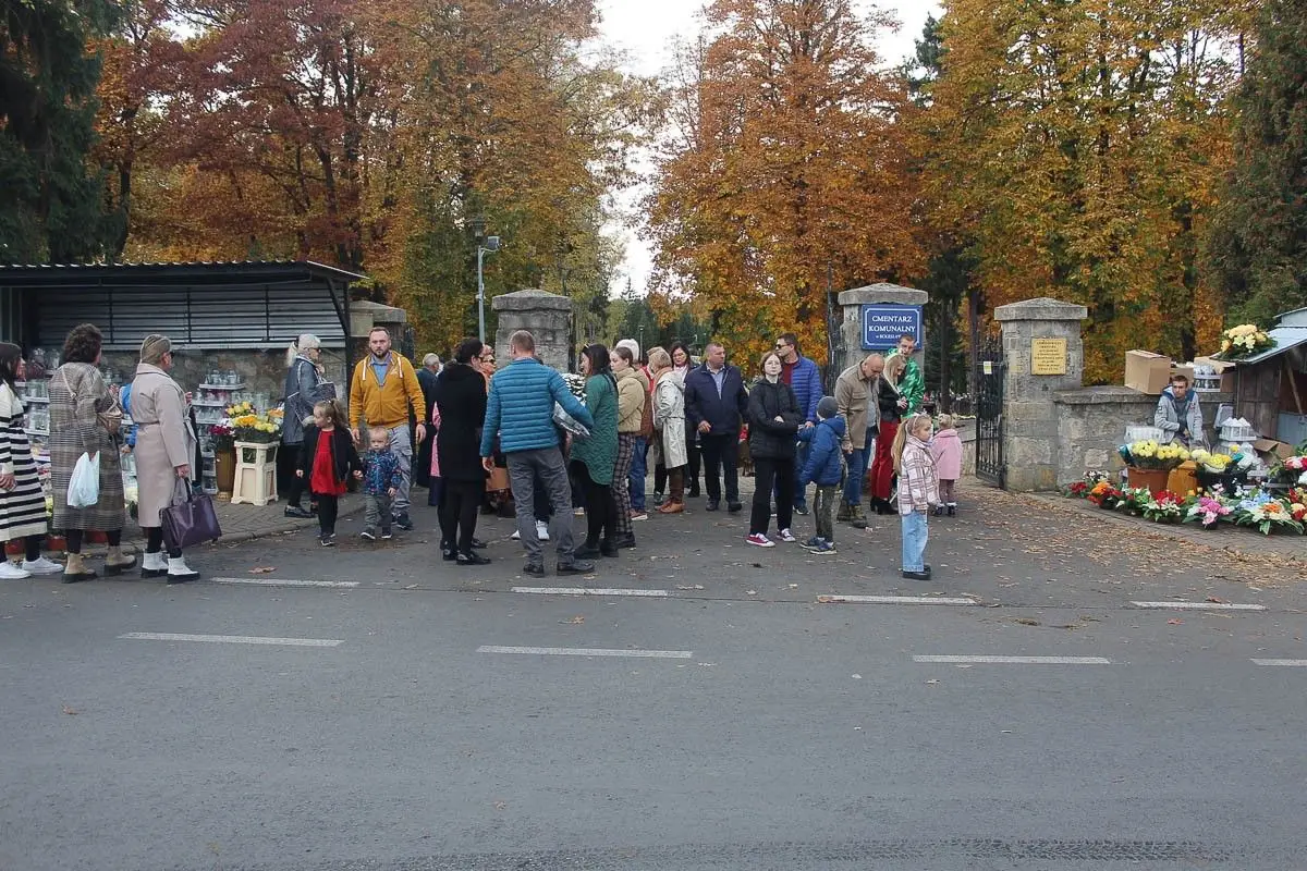 Wszystkich Świętych na cmentarzu w Bolesławcu – fotorelacja