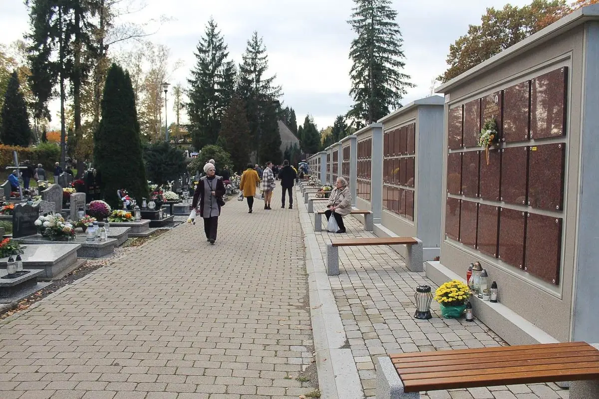Wszystkich Świętych na cmentarzu w Bolesławcu – fotorelacja