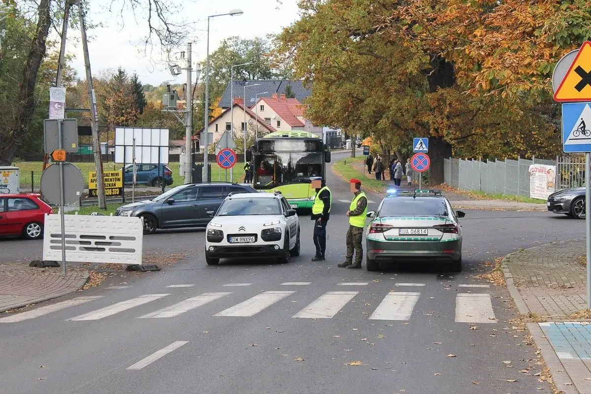 Wszystkich Świętych na cmentarzu w Bolesławcu – fotorelacja