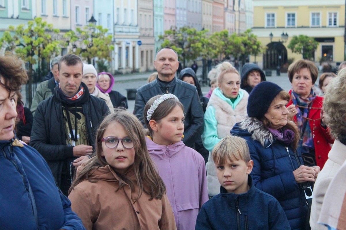 Uczestnicy zgromadzenia różańcowego