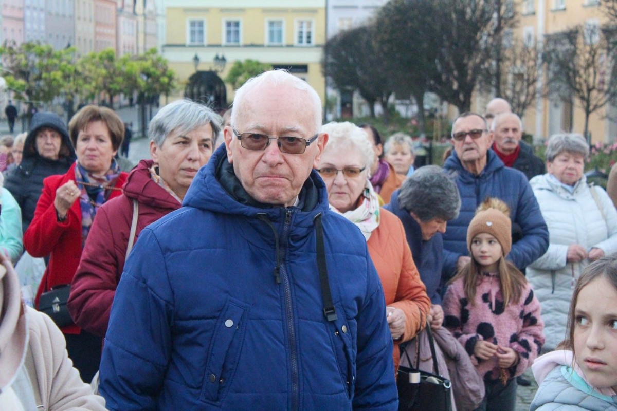 Uczestnicy zgromadzenia różańcowego