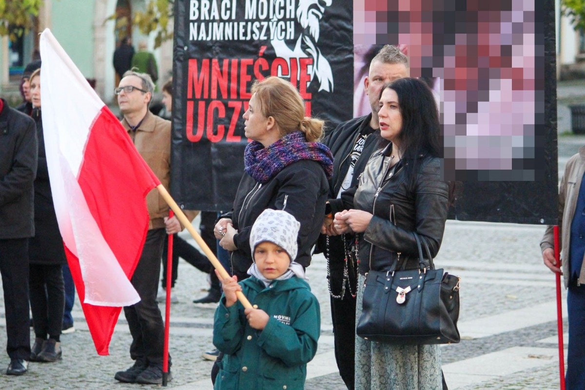 Uczestnicy zgromadzenia różańcowego