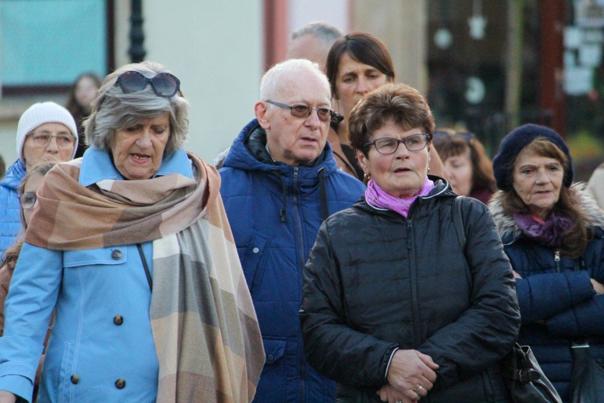 Uczestnicy zgromadzenia różańcowego