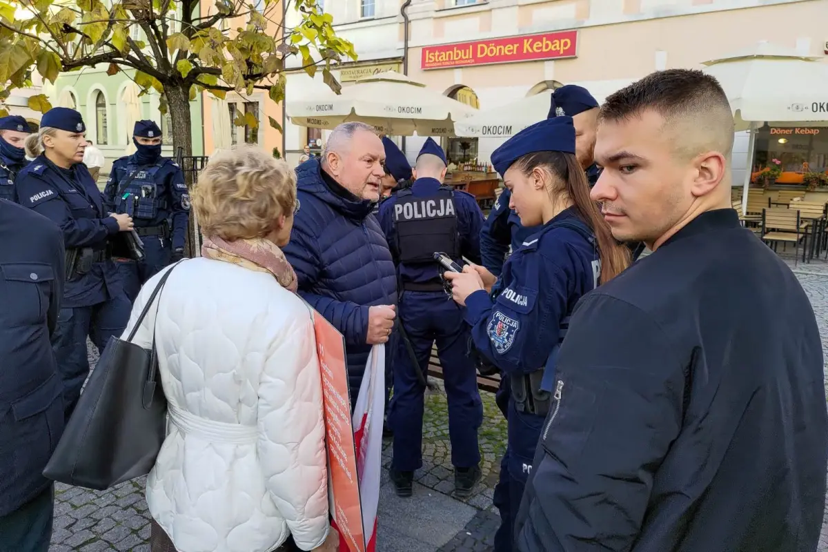 Uczestnicy zgromadzenia różańcowego