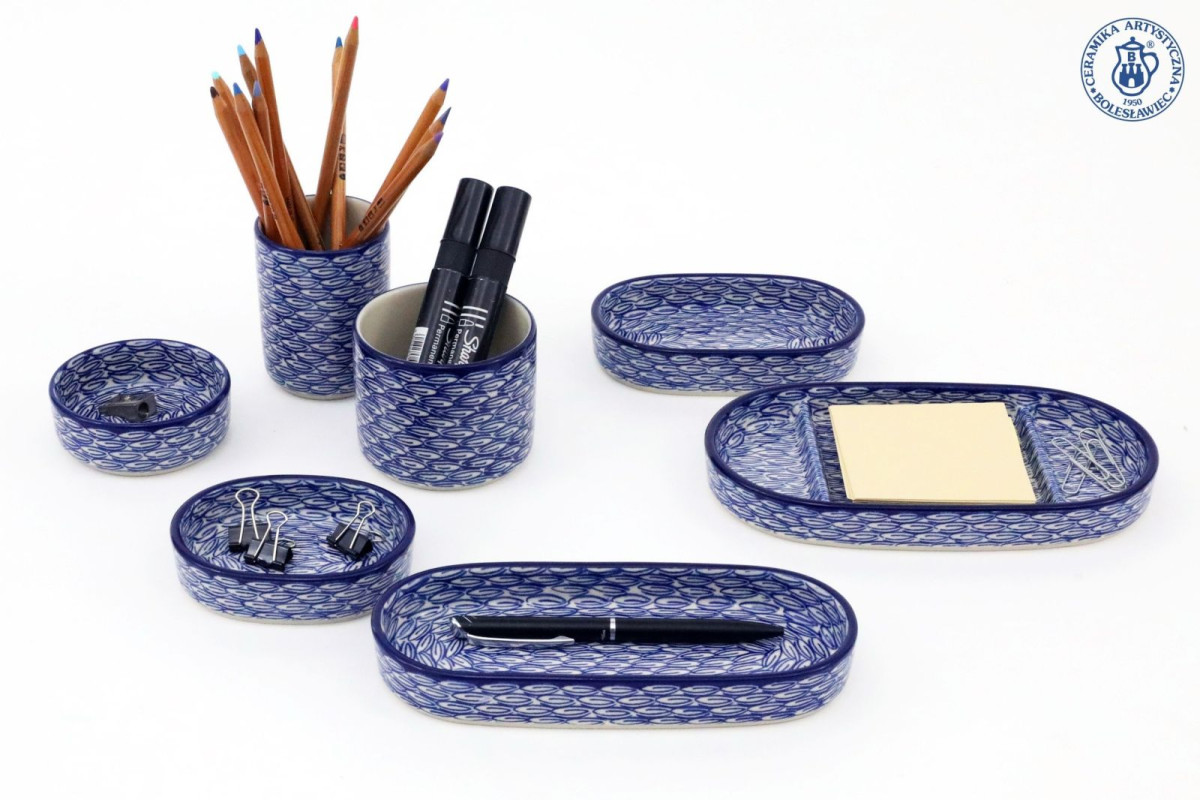 Forma Mariusz Ochocki/ dekoracja Maria Starzyk - SPINACZ