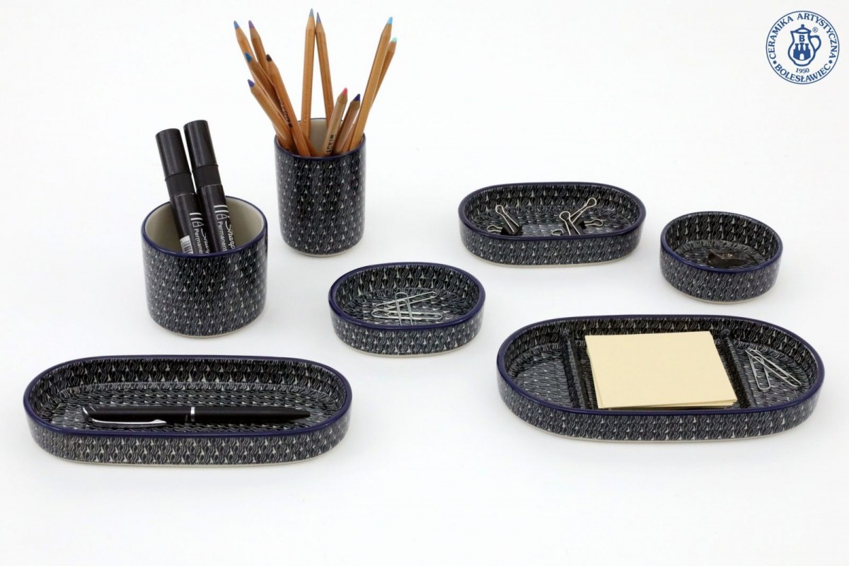 Forma Mariusz Ochocki/ dekoracja Teresa Liana - GRAFIT