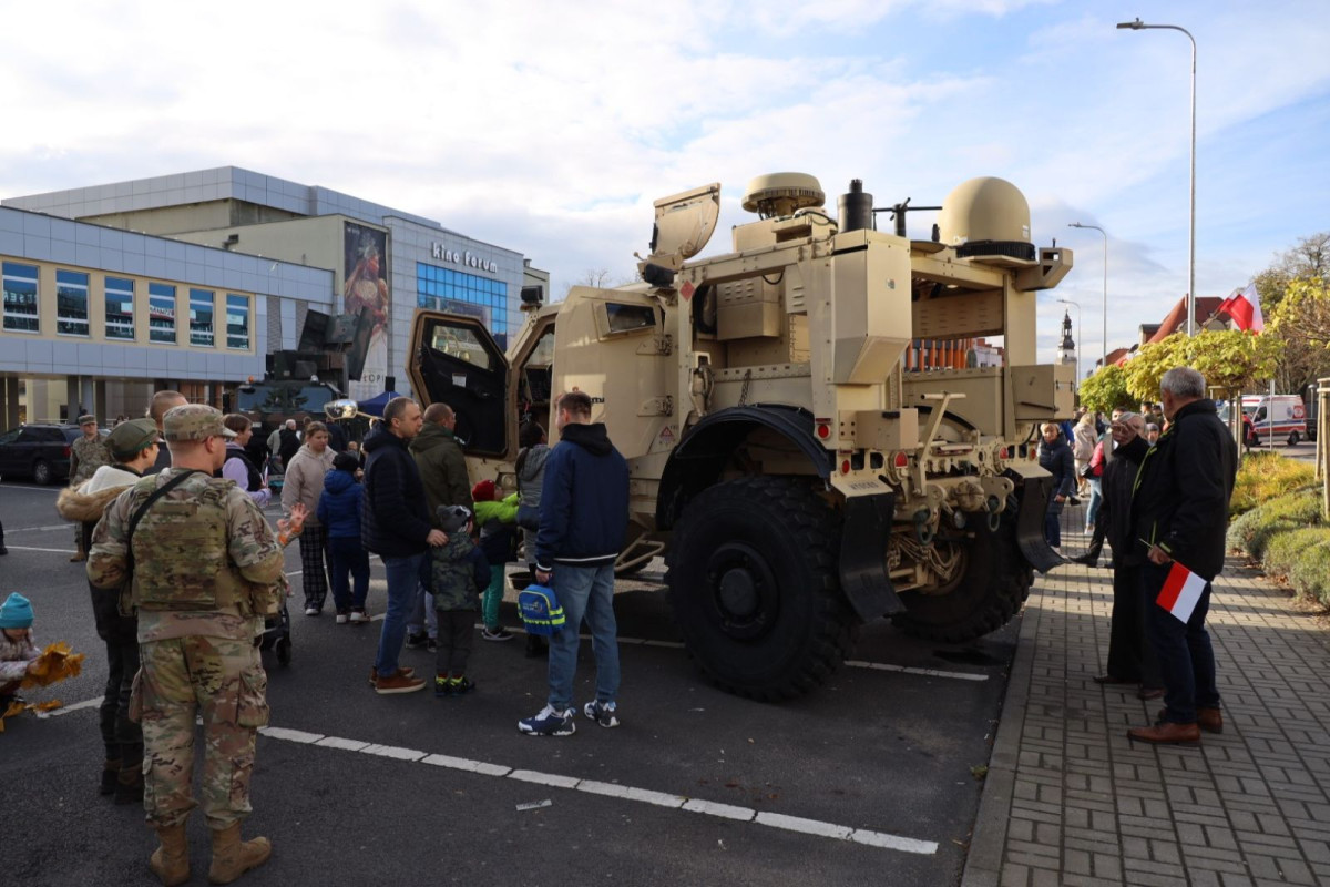 Pokaz na placu Piłsudskiego