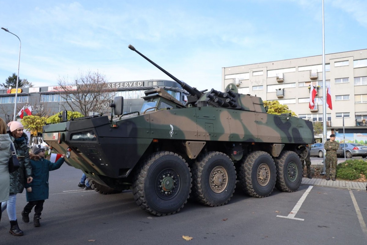 Pokaz na placu Piłsudskiego