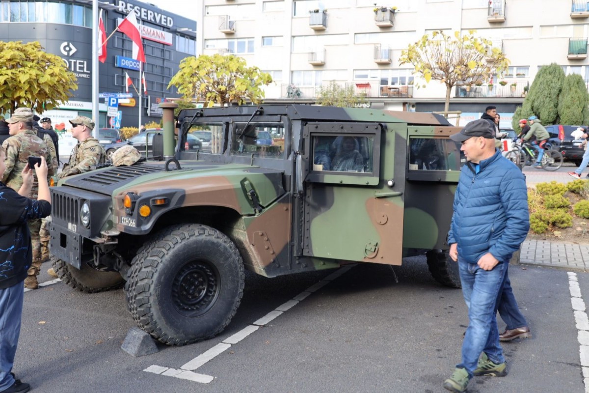 Pokaz na placu Piłsudskiego
