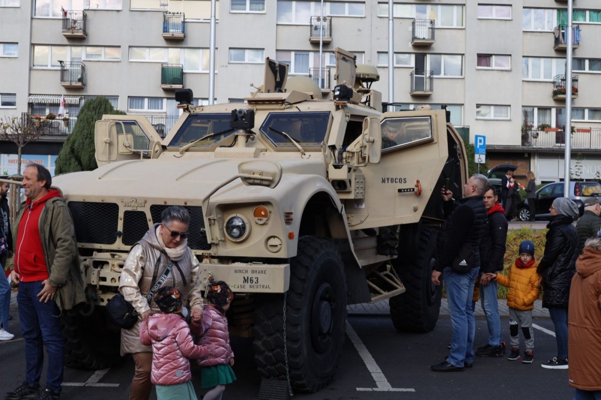 Pokaz na placu Piłsudskiego