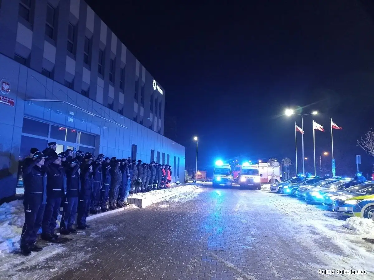 Policjanci oddali hołd zmarłym funkcjonariuszom