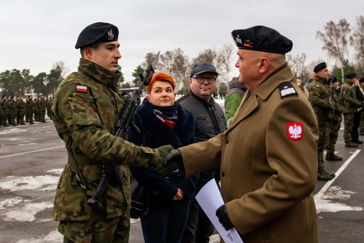 Uroczystość w 10 Brygadzie Kawalerii Pancernej w Świętoszowie
