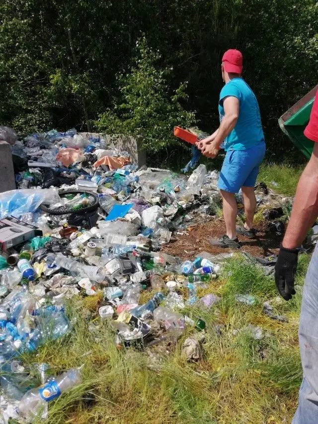 Śmieci koło Trzebienia