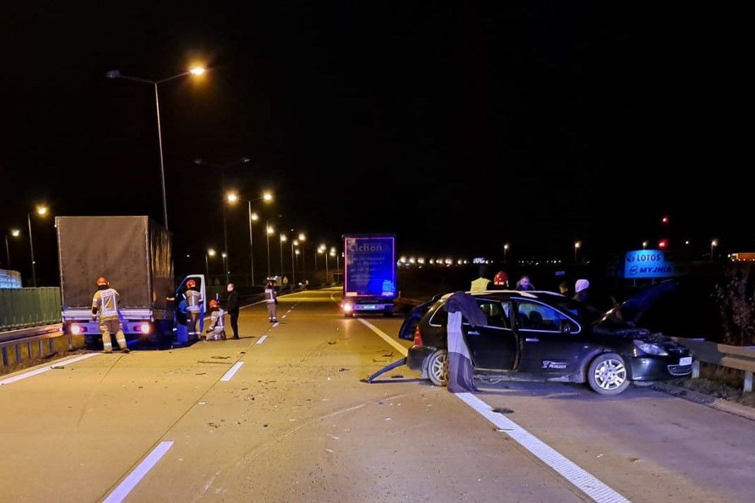 Trzy auta zderzyły się na A4