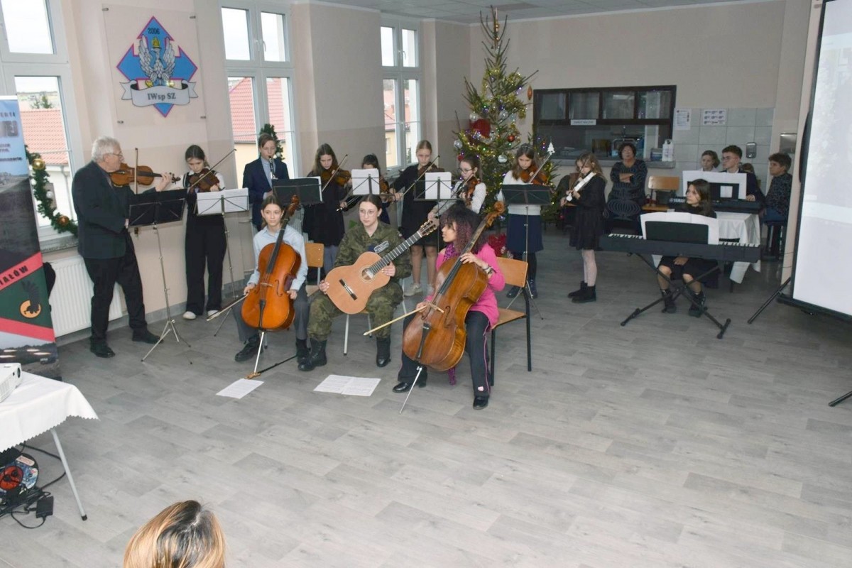 Wigilia w 23 Śląskim Pułku Artylerii w Bolesławcu