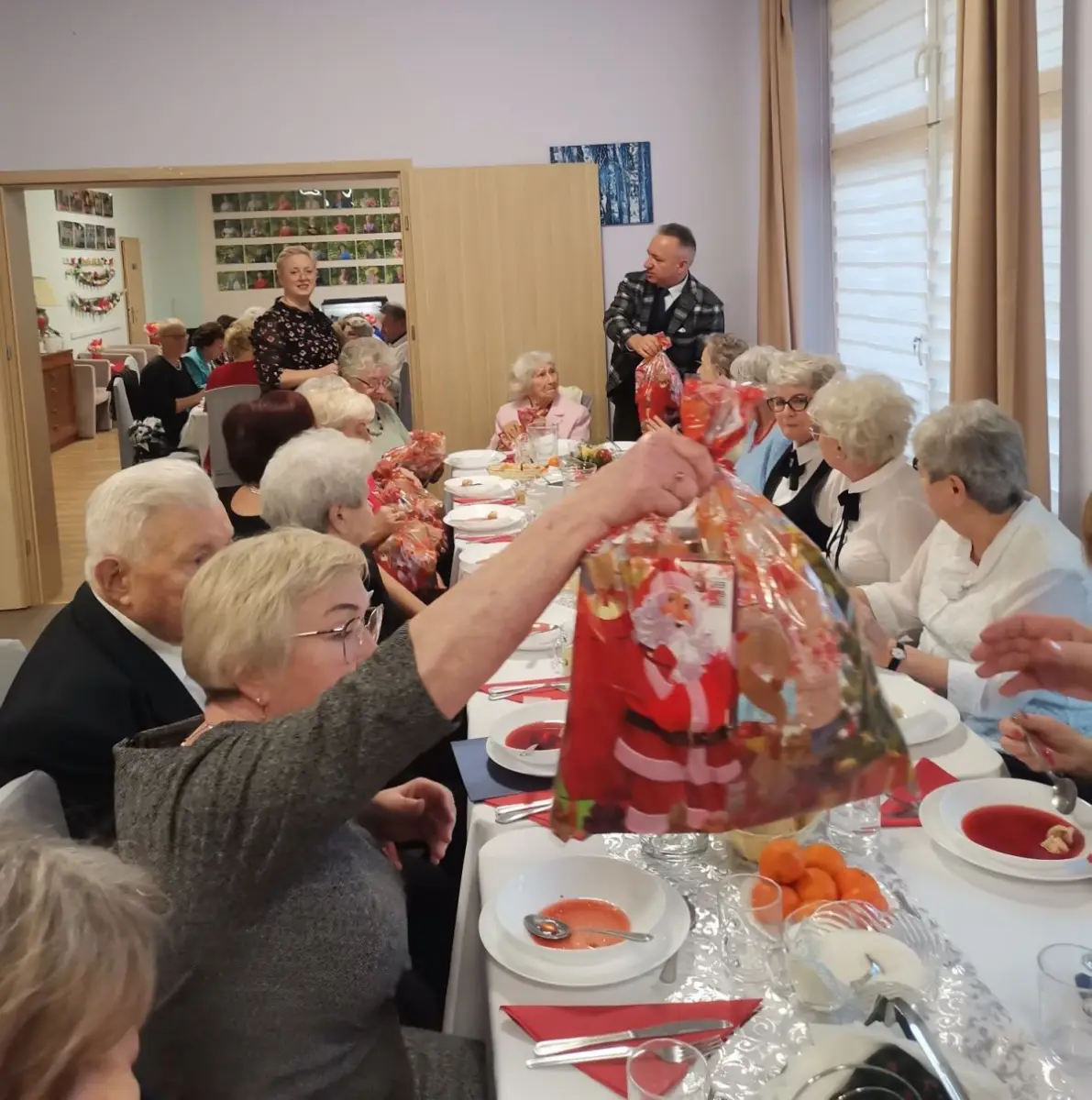 Seniorzy na spotkaniu opłatkowym