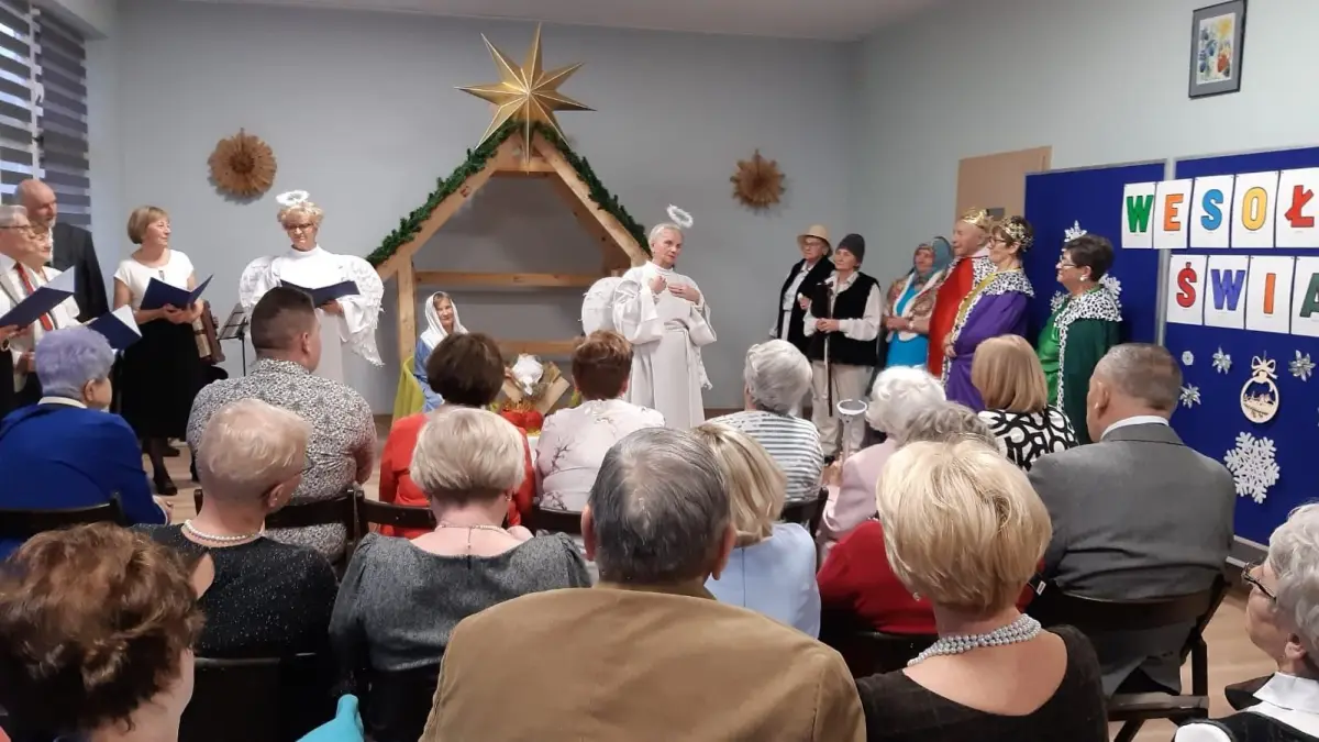 Seniorzy na spotkaniu opłatkowym