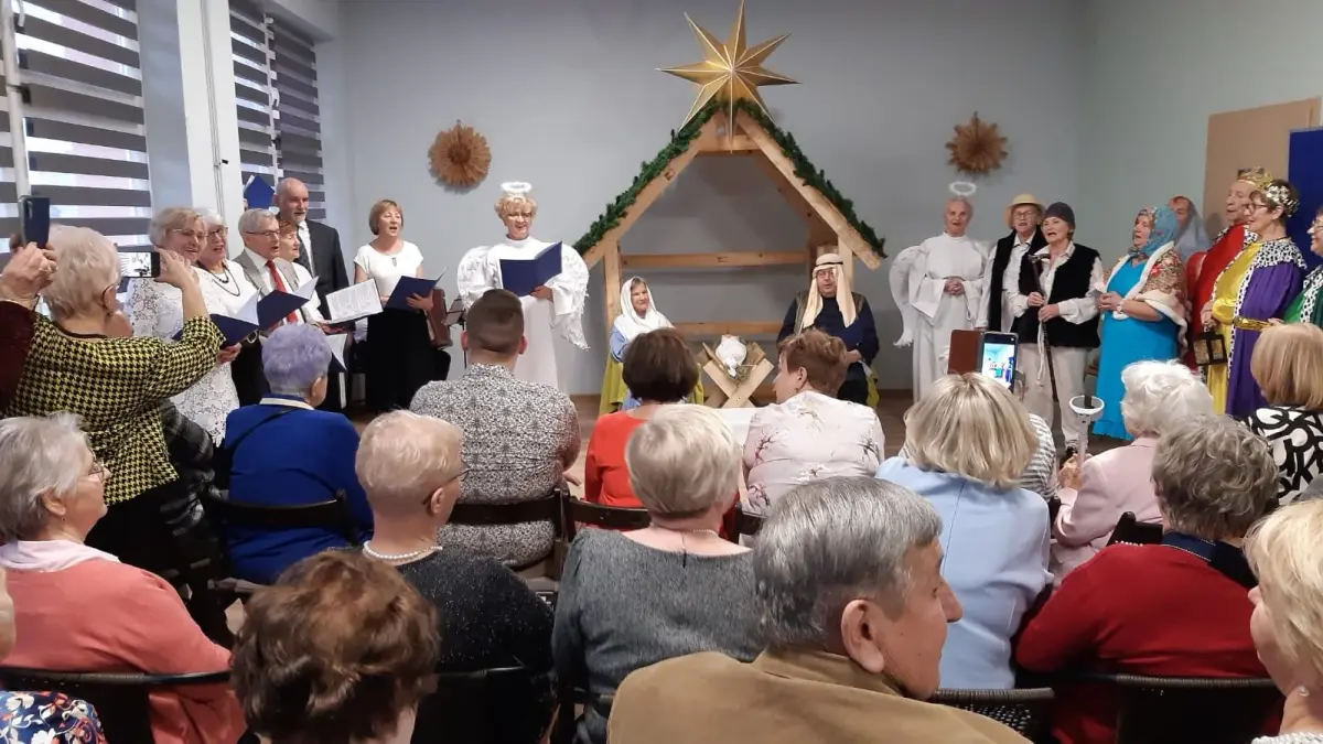 Seniorzy na spotkaniu opłatkowym